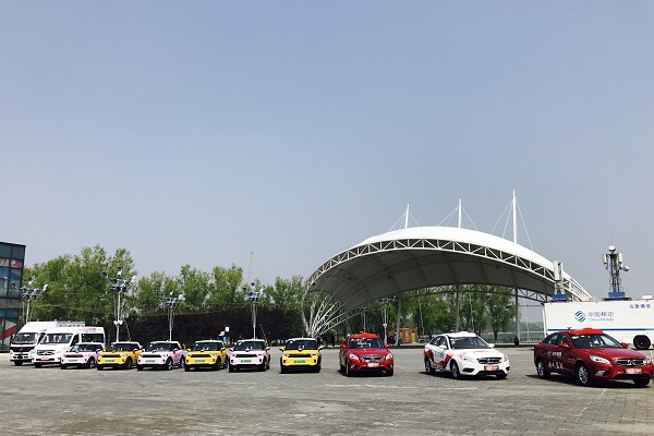 你没看错,一大波无人驾驶汽车在京城某处出没