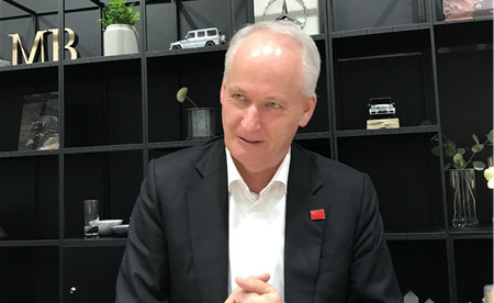 唐仕凯:戴姆勒认购沃尔沃传闻不属实 “油、电并举”确保在华持续领先