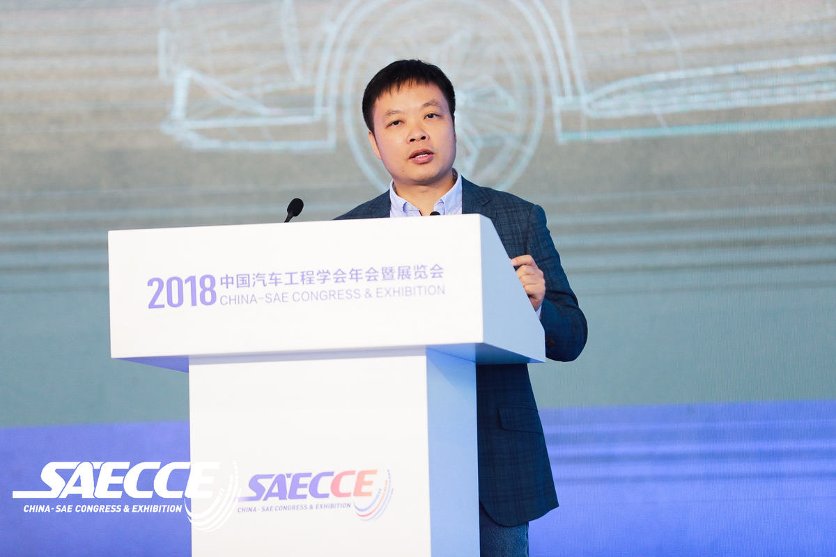 何小鹏：硬件、软件、运营是智能化的未来