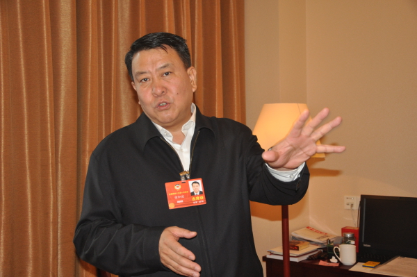 徐和谊:充电设施掣肘新能源车发展