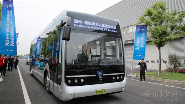 计算机视觉成就绿色无人驾驶客车