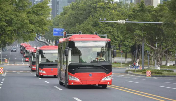 年底前广州完成公交车纯电动化