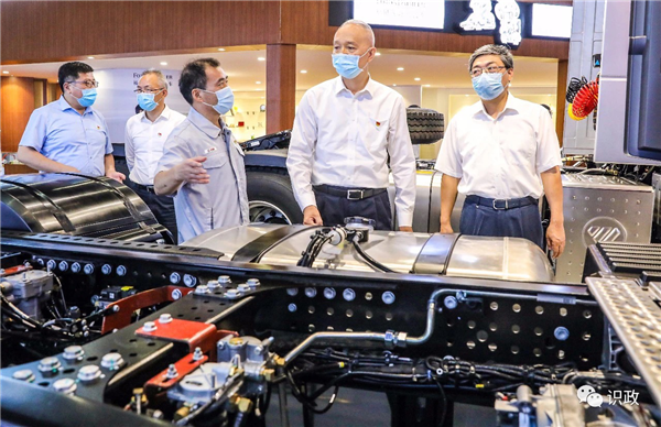 北京市委书记蔡奇一行到福田戴姆勒调研