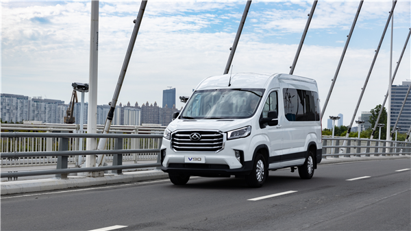 树立宽体轻客新标杆 上汽大通MAXUS V90以实力赢未来