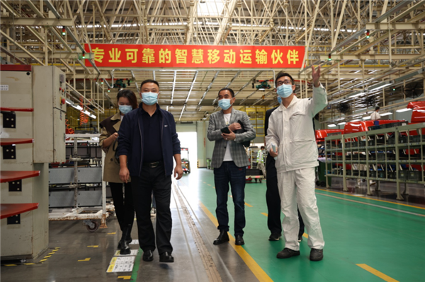 抗疫卡友获总书记点赞,平凡英雄青睐乘龙汽车