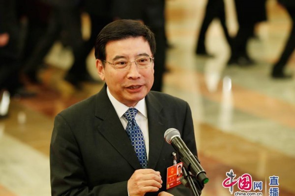 全国两会|苗圩:新能源汽车呈现高速增长态势