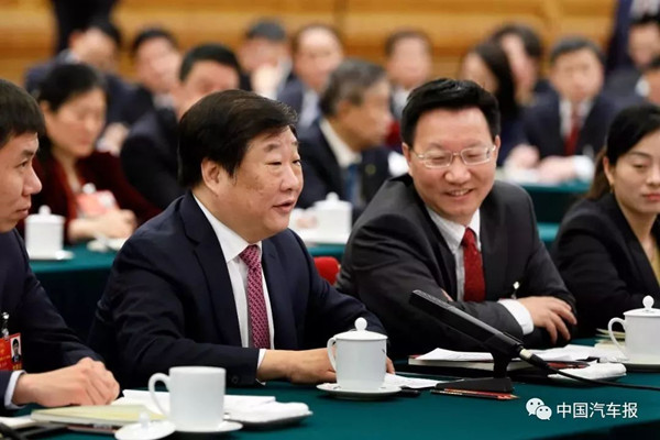 社长手记|心无旁骛40年,谭旭光是致敬改革开放的绝佳样本