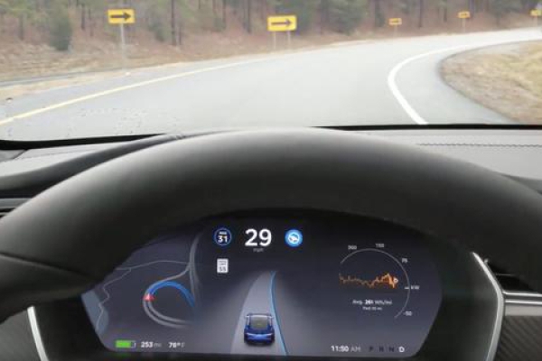 Autopilot升级后 加速实现“自动驶入/驶出匝道”功能