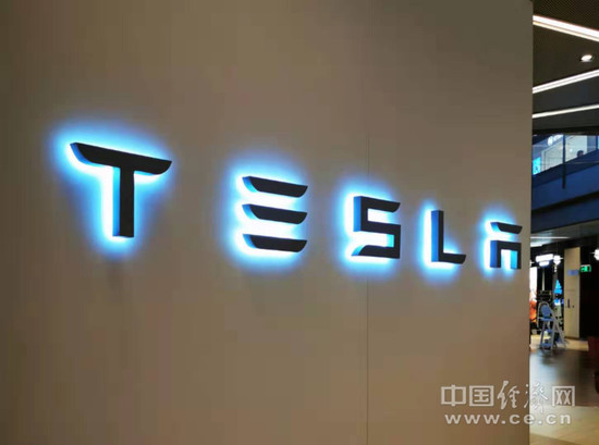 美国要求特斯拉召回15.8万辆汽车 因中控屏失灵问题