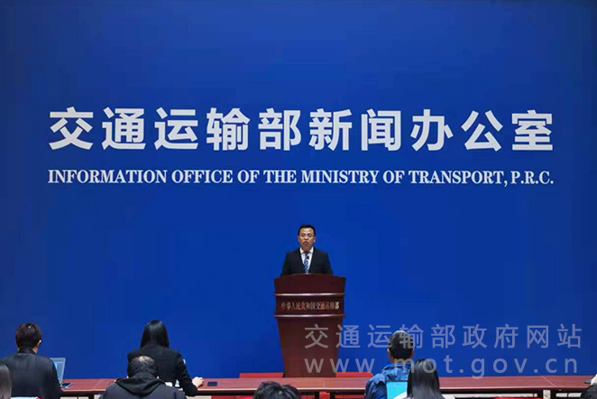 规范执法 改善环境 交通运输部组合拳保障货车司机合法权益
