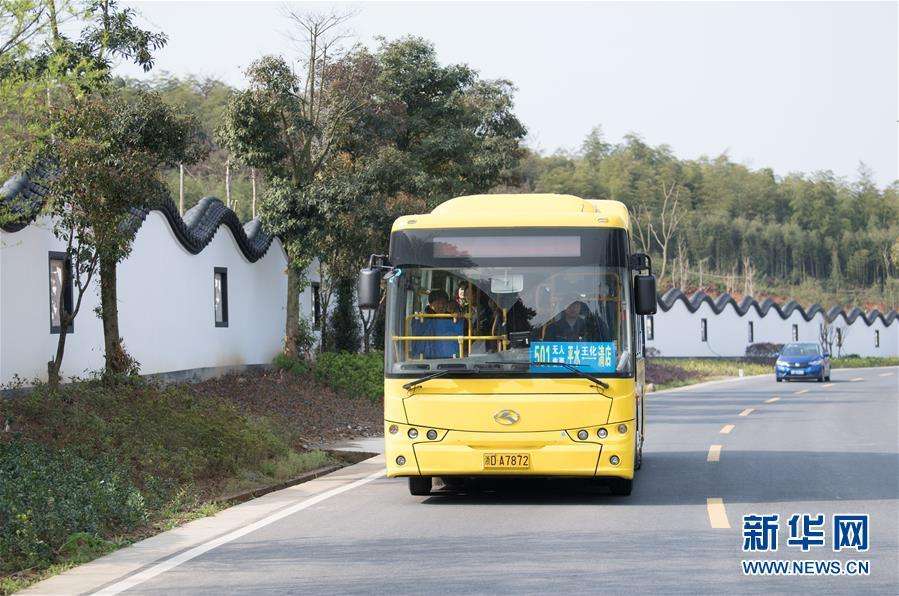 万村通客车 河南“硬核交通”为贫困地区装上奔跑轮子